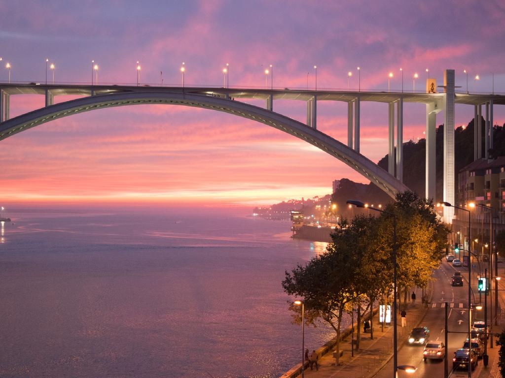 Merc Porto Central Place Luaran gambar